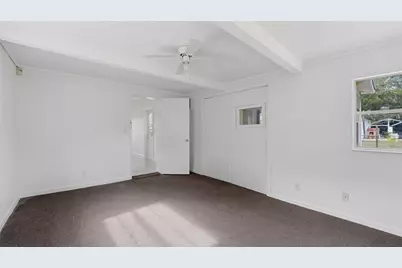 1015 60th Avenue Terrace W, Bradenton, FL 34207 - Photo 9