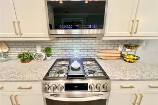2946 Trustee Ave, Sarasota, FL 34243 - Photo 17