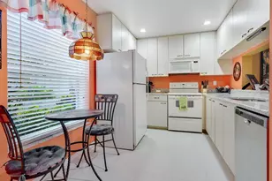 3130 Ringwood Meadow, Sarasota, FL 34235 - Photo 15