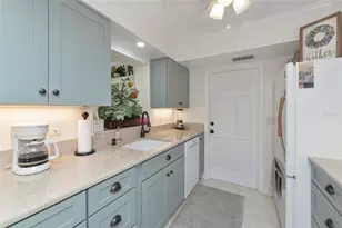 3602 Joyce Dr, Bradenton, FL 34208 - Photo 9