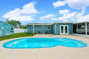 7690 91st St, Seminole, FL 33777 - Photo 3