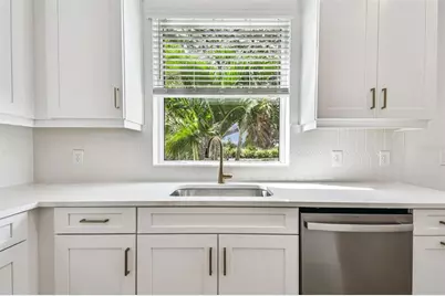 7571 Hawkstone Drive, Sarasota, FL 34241 - Photo 15
