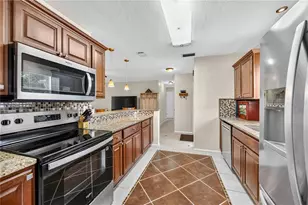 3718 Woodmont Dr, Sarasota, FL 34232 - Photo 5