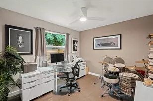 319 Bearded Oaks Cir, Sarasota, FL 34232 - Photo 29