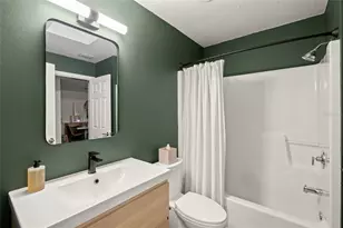 319 Bearded Oaks Cir, Sarasota, FL 34232 - Photo 27