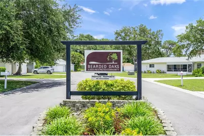 319 Bearded Oaks Circle, Sarasota, FL 34232 - Photo 5