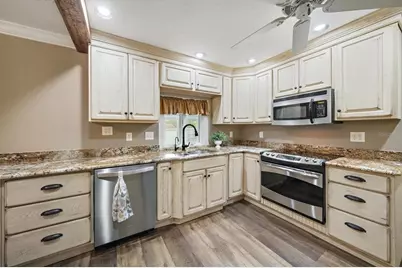 4378 Meadowland Circle, Sarasota, FL 34233 - Photo 9
