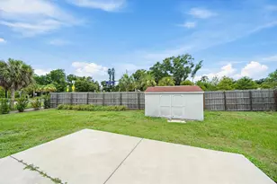 4378 Meadowland Cir, Sarasota, FL 34233 - Photo 37