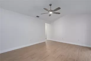9206 31st St Ct E, Parrish, FL 34219 - Photo 17