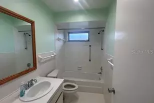 7102 W Country Club Dr N, Sarasota, FL 34243 - Photo 15