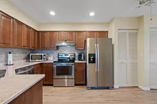5753 Avista Dr, Sarasota, FL 34243 - Photo 21
