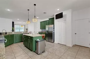 611 Wabash Breeze Cir, Ruskin, FL 33570 - Photo 9