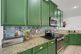 611 Wabash Breeze Cir, Ruskin, FL 33570 - Photo 9