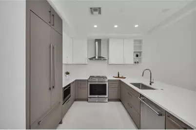275 1st Avenue S #1904, Saint Petersburg, FL 33701 - Photo 13