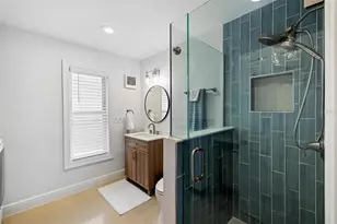5121 Oxford Dr, Sarasota, FL 34242 - Photo 39