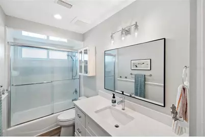 5121 Oxford Drive, Sarasota, FL 34242 - Photo 19