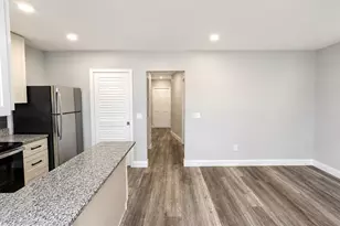 2728 Goodrich Ave, Sarasota, FL 34234 - Photo 3