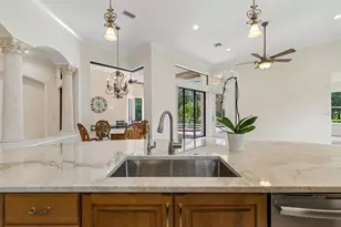 7222 Lake Forest Gln, Bradenton, FL 34202 - Photo 9