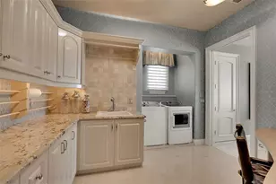 1372 Harbor Dr, Sarasota, FL 34239 - Photo 69