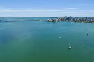 1372 Harbor Dr, Sarasota, FL 34239 - Photo 15