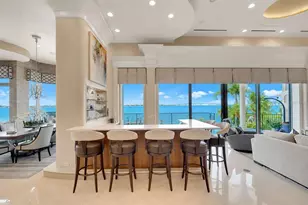 1372 Harbor Dr, Sarasota, FL 34239 - Photo 9