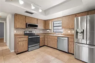 4152 Palau Dr, Sarasota, FL 34241 - Photo 11