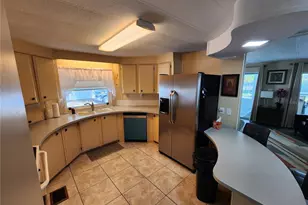 808 53rd Ave E, Bradenton, FL 34203 - Photo 5