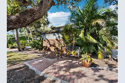 5451 Shadow Lawn Drive, Sarasota, FL 34242 - Photo 13