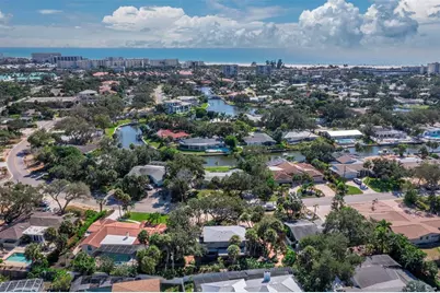 5451 Shadow Lawn Drive, Sarasota, FL 34242 - Photo 3