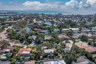 5451 Shadow Lawn Dr, Sarasota, FL 34242 - Photo 3