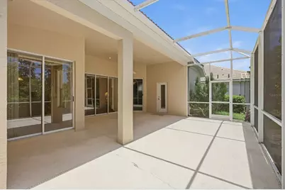 8492 Idlewood Court, Lakewood Ranch, FL 34202 - Photo 11