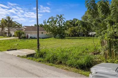 2930 Hawthorne Street, Sarasota, FL 34239 - Photo 5