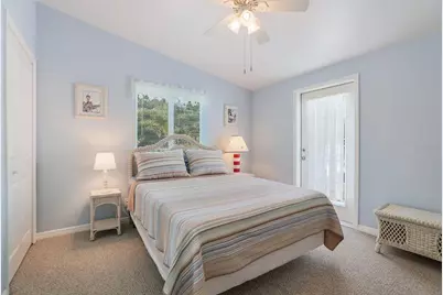 2804 Avenue C, Holmes Beach, FL 34217 - Photo 13