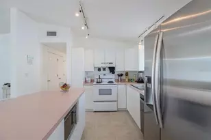 2804 Avenue C, Holmes Beach, FL 34217 - Photo 9