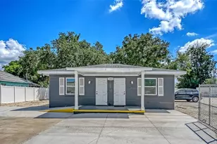 1004 27th Ave W, Bradenton, FL 34205 - Photo 1