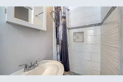 1004 27th Avenue W, Bradenton, FL 34205 - Photo 13