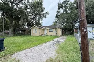 8416 N 17th St, Tampa, FL 33604 - Photo 1