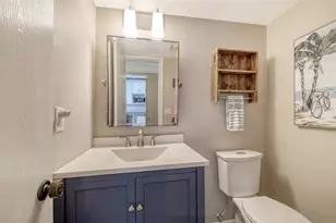 1646 Stickney Point Rd, Sarasota, FL 34231 - Photo 29