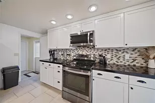3376 7th St, Sarasota, FL 34237 - Photo 7