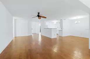 5273 Villa Majorca Ct, Sarasota, FL 34235 - Photo 13