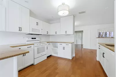 5273 Villa Majorca Court #25, Sarasota, FL 34235 - Photo 3