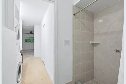 5273 Villa Majorca Court #25, Sarasota, FL 34235 - Photo 9