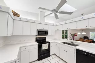 5608 37th St E, Bradenton, FL 34203 - Photo 9