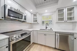 5865 Tidewood Ave, Sarasota, FL 34231 - Photo 9