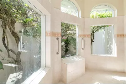 2528 Tom Morris Drive, Sarasota, FL 34240 - Photo 11
