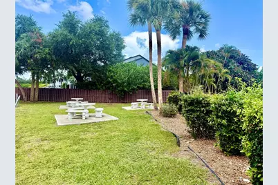 2612 Hidden Lake Drive N #D, Sarasota, FL 34237 - Photo 23