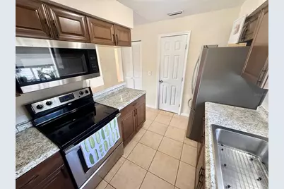 2612 Hidden Lake Drive N #D, Sarasota, FL 34237 - Photo 7