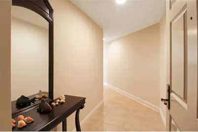 800 N Tamiami Trail #806, Sarasota, FL 34236 - Photo 3