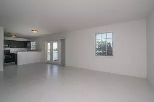 205 Pompano Dr SE, Saint Petersburg, FL 33705 - Photo 11