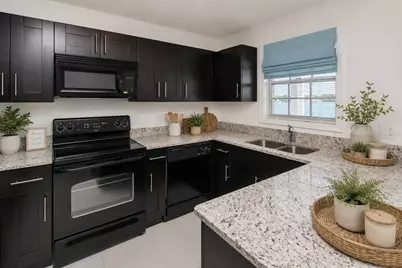 205 Pompano Drive SE #D, Saint Petersburg, FL 33705 - Photo 7